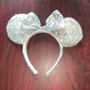 Mickey/Minnie Mouse Ears Sequin Headband